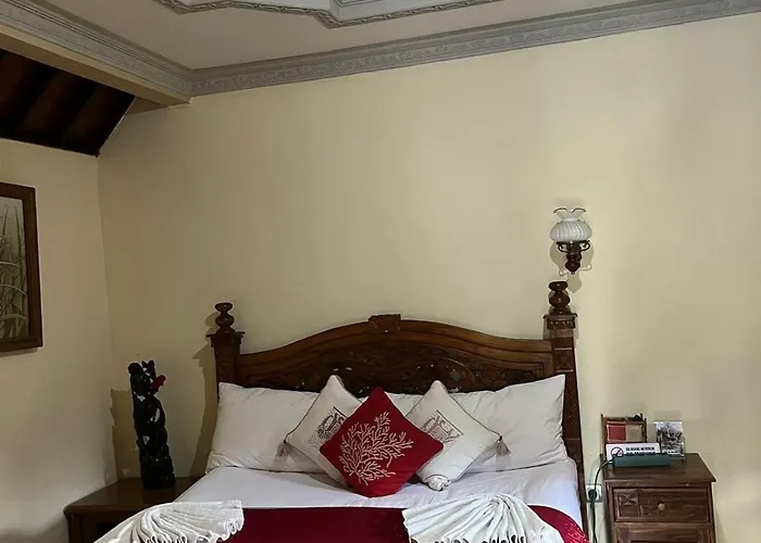 ゲストハウス Rodja Balinese House *
